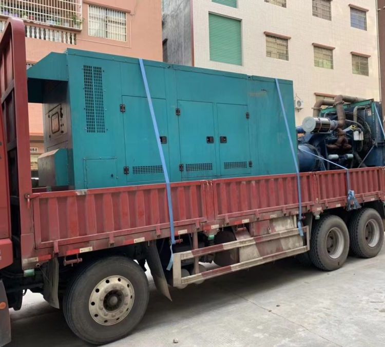 灯塔如何在不同负载率下确保 400KW 柴油发电机组的正常运行？