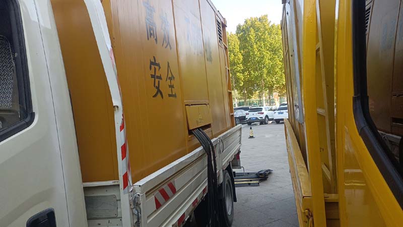 灯塔如何判断柴油发电机组和UPS电源的切换时间是否符合要求？