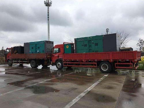 灯塔涂抹密封胶后，需要等待多长时间才能安装水冷式机油散热器密封件？